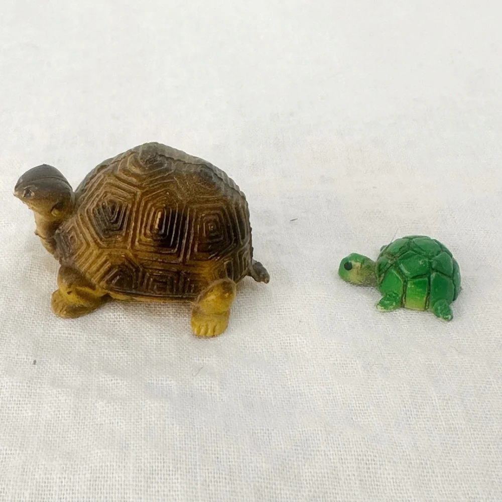Lot Of 2 Vintage Plastic Figurine Chotchke Turtle Hong Kong‎ Miniature Rubber